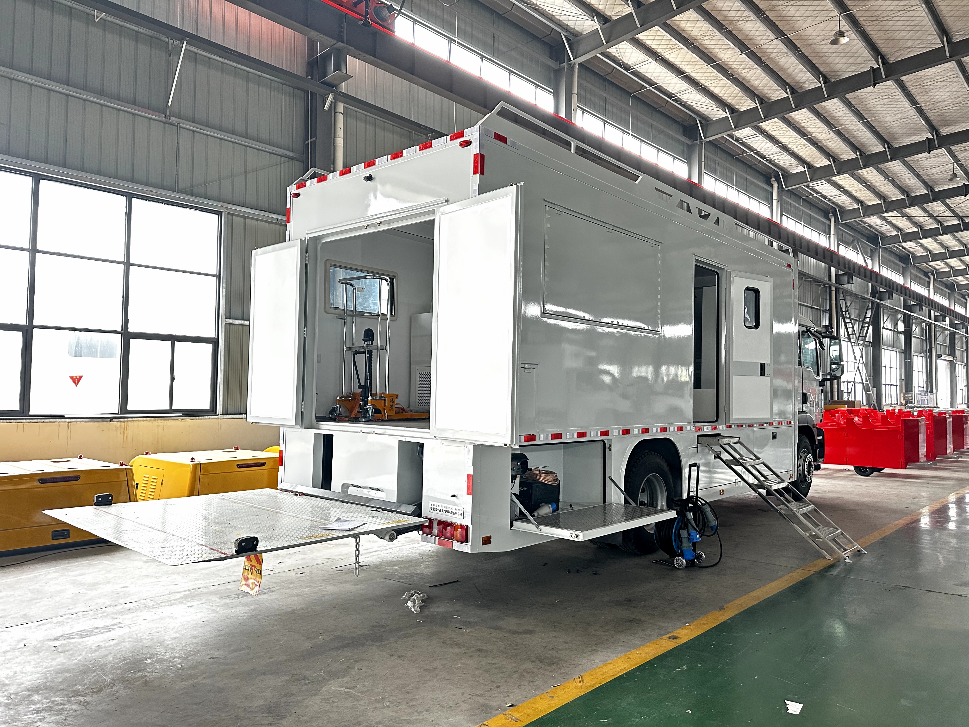 Vehicle‑Mounted Shelter