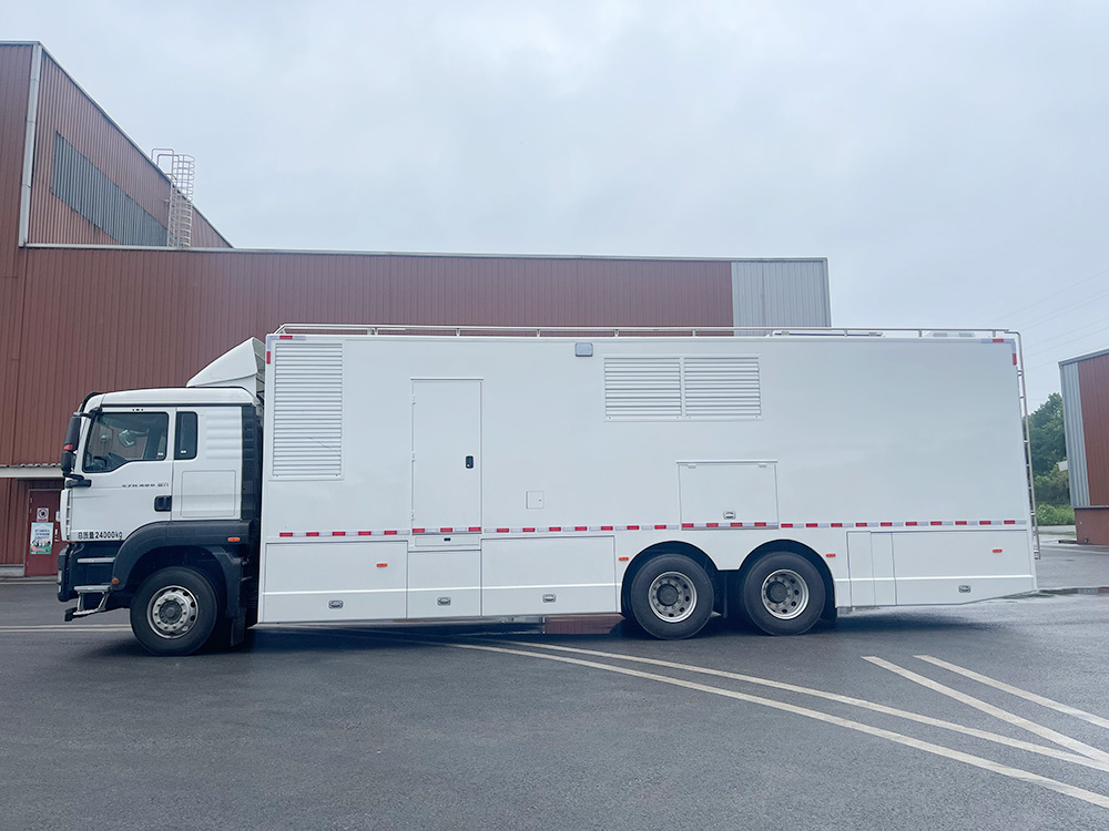 12m Heavy communication vehicle
