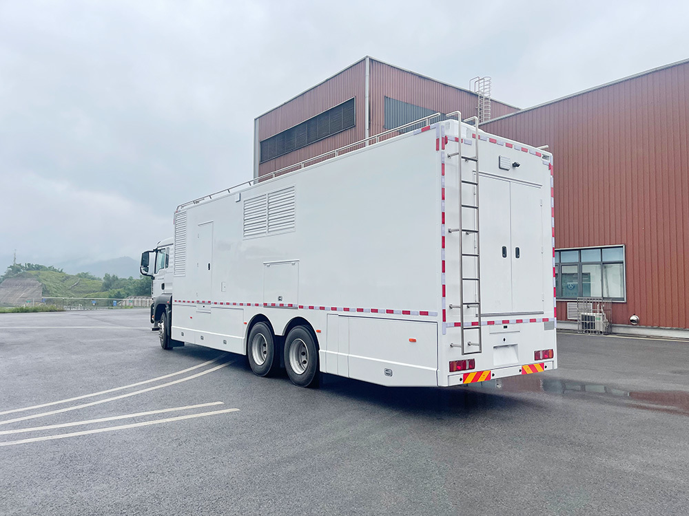 12m Heavy communication vehicle
