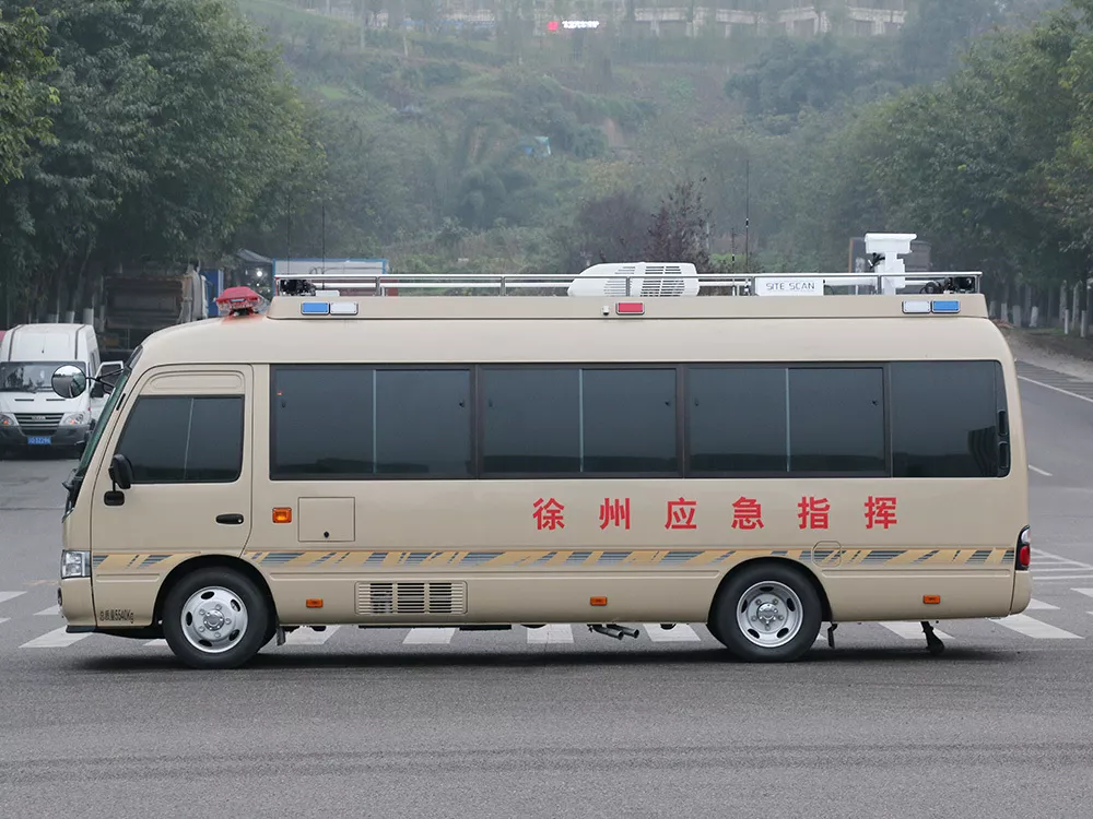 Communication command vehicle